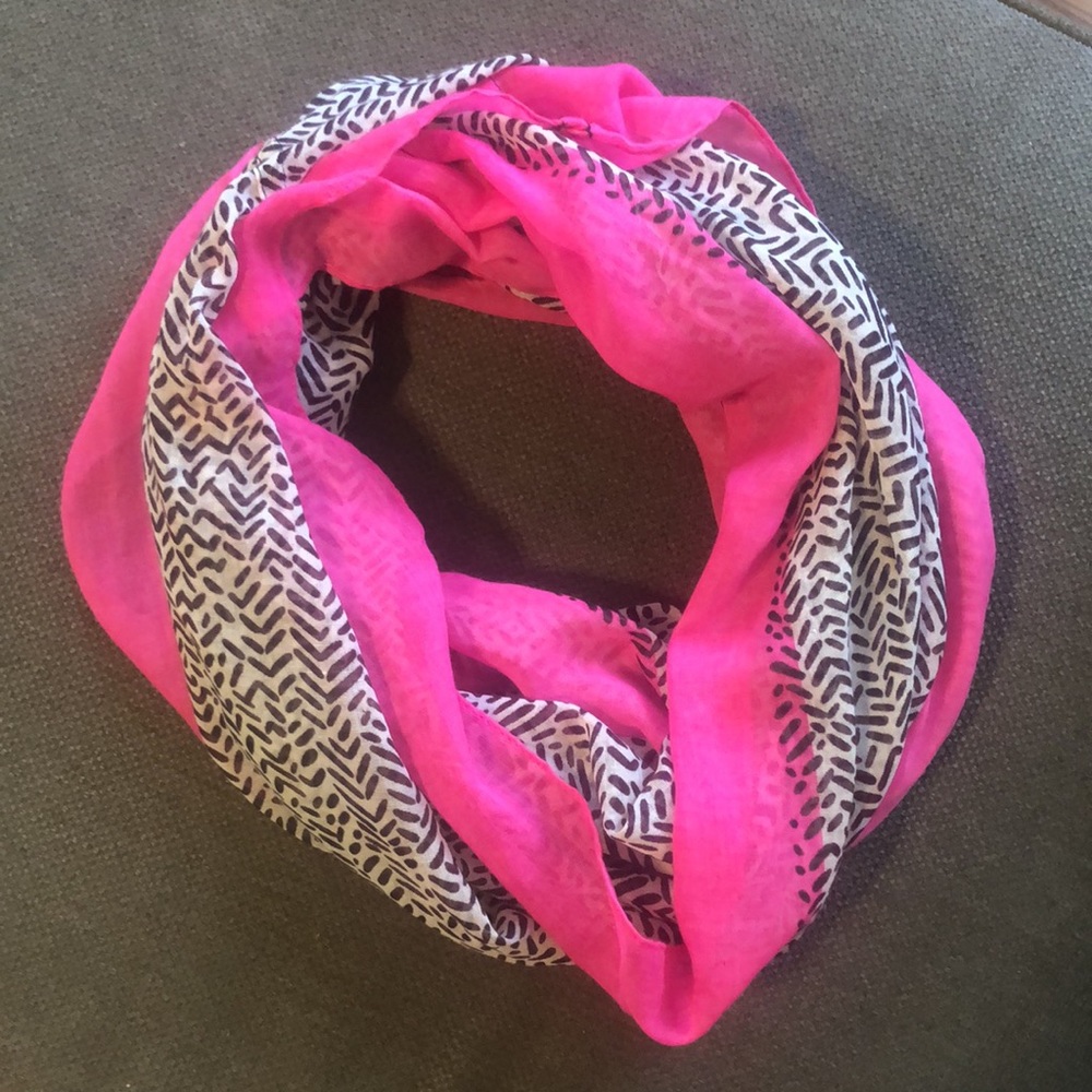 Bebe Circle Scarf - Picture 2 of 3